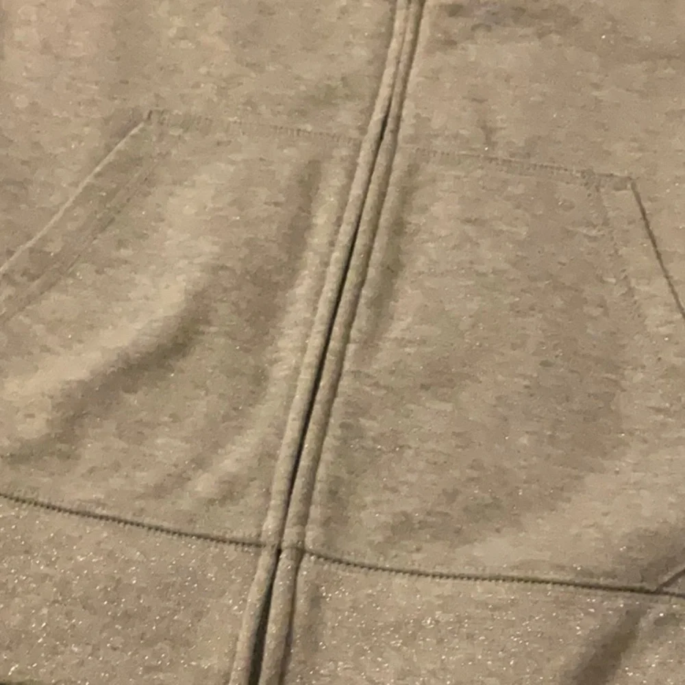 New York comfort zone gray sweatshirt. New without tags. - Picture 6 of 7